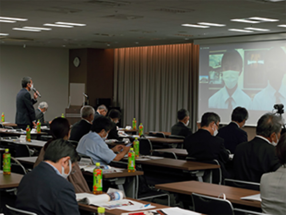 活動報告会の様子