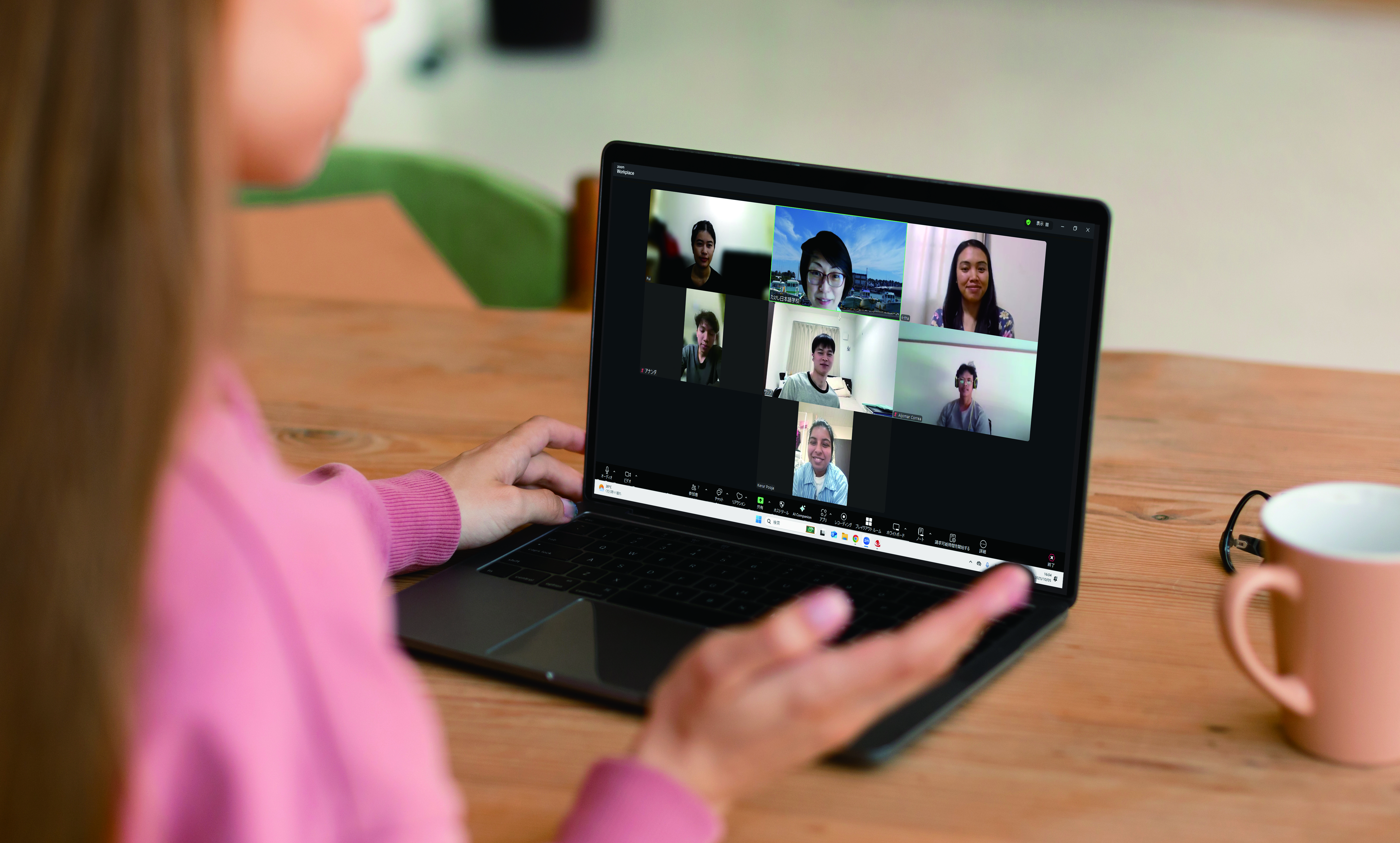 オンライン学習を受ける人